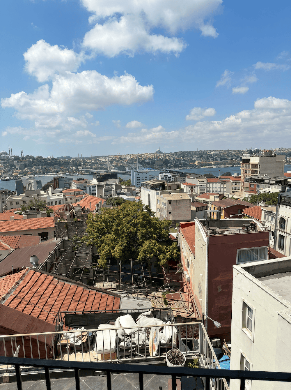 Galata Kulesi’ne Komşu 2+1 Deniz Manzaralı Satılık Daire